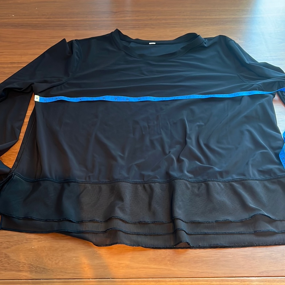 VEUC Lululemon shirt size 8 - 10